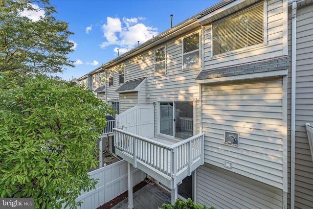 12066 EDGEMERE CIR, Reston, VA 20190