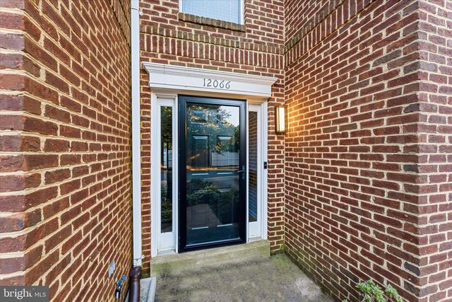 12066 EDGEMERE CIR, Reston, VA 20190