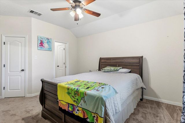 117 E Emory Fields DR, Hutto, TX 78634