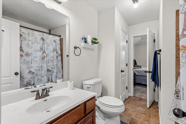 117 E Emory Fields DR, Hutto, TX 78634