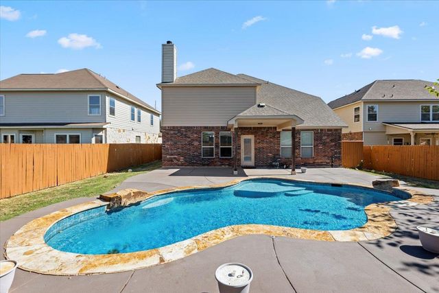 117 E Emory Fields DR, Hutto, TX 78634