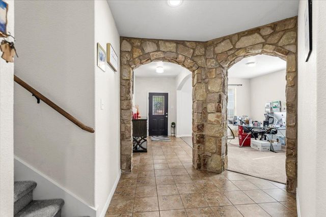 117 E Emory Fields DR, Hutto, TX 78634