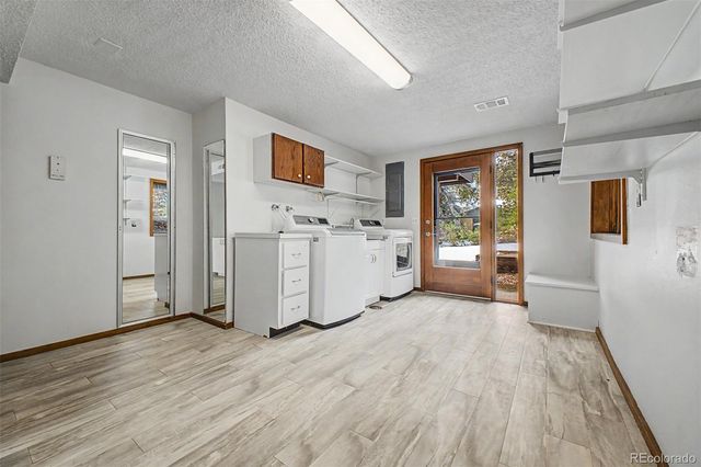 425 Long View Court, Longmont, CO 80501