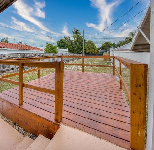 1126 N J Street, Lake Worth Beach, FL 33460