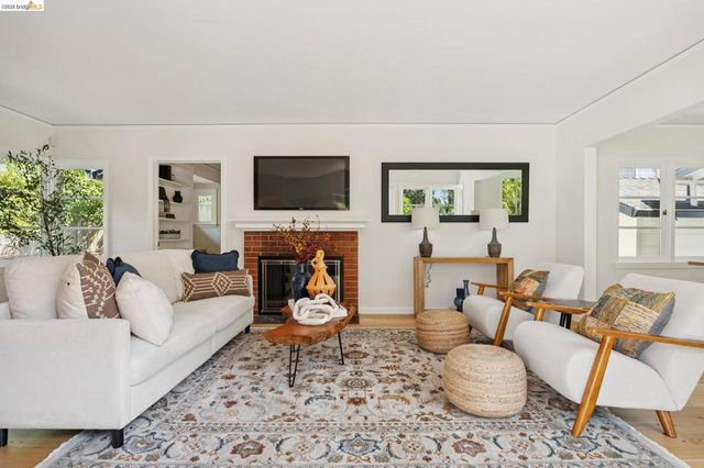 3635 Majestic Ave, Oakland, CA 94605