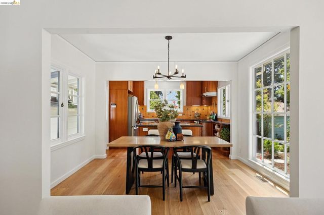 3635 Majestic Ave, Oakland, CA 94605