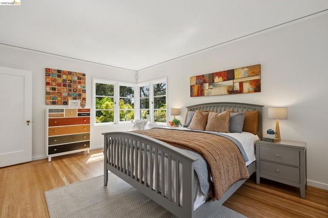 3635 Majestic Ave, Oakland, CA 94605
