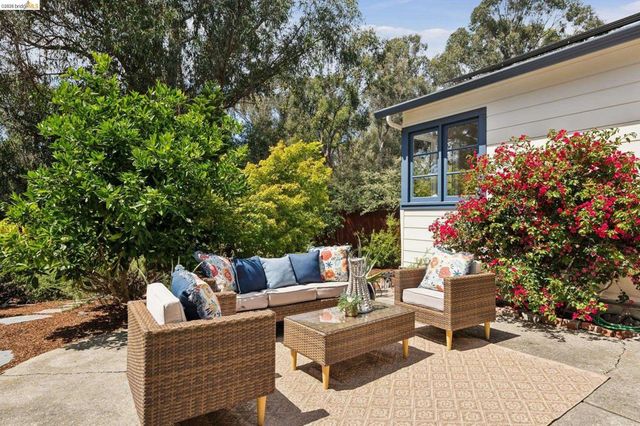 3635 Majestic Ave, Oakland, CA 94605