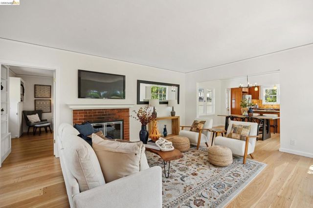 3635 Majestic Ave, Oakland, CA 94605
