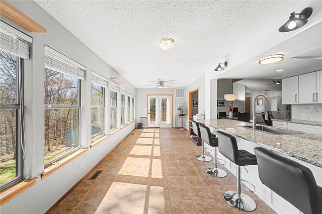 9 Farnham Drive, Bella Vista, AR 72714
