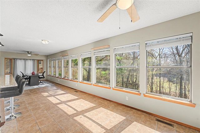 9 Farnham Drive, Bella Vista, AR 72714