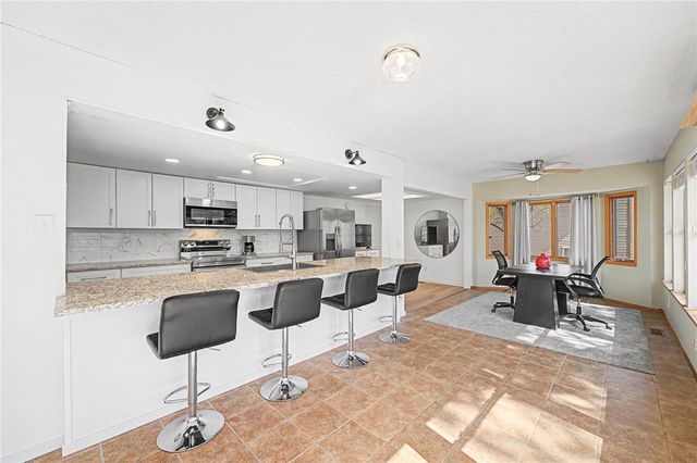 9 Farnham Drive, Bella Vista, AR 72714