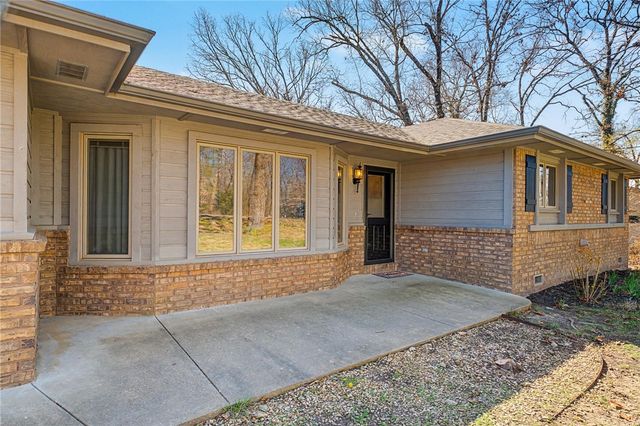9 Farnham Drive, Bella Vista, AR 72714