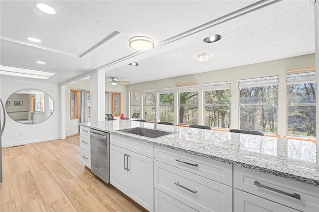 9 Farnham Drive, Bella Vista, AR 72714