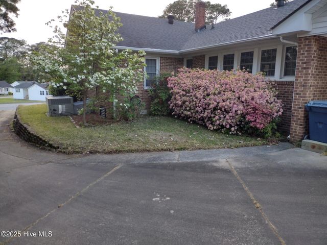 400 E 15th Street, Washington, NC 27889