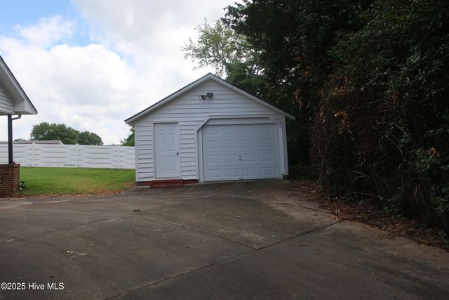 400 E 15th Street, Washington, NC 27889