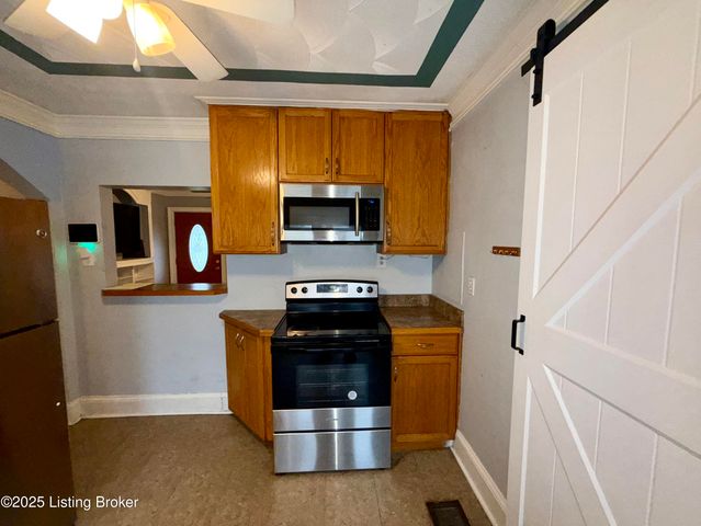 4201 Savage Dr, Louisville, KY 40216