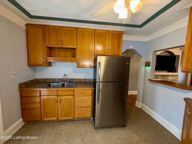 4201 Savage Dr, Louisville, KY 40216