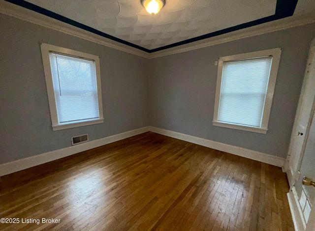 4201 Savage Dr, Louisville, KY 40216