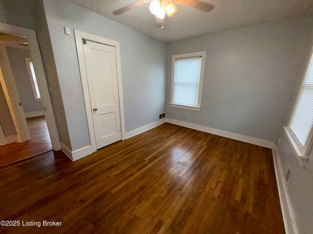 4201 Savage Dr, Louisville, KY 40216