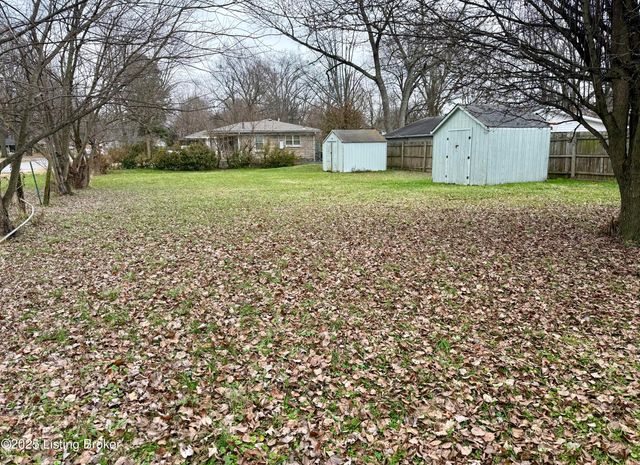 4201 Savage Dr, Louisville, KY 40216