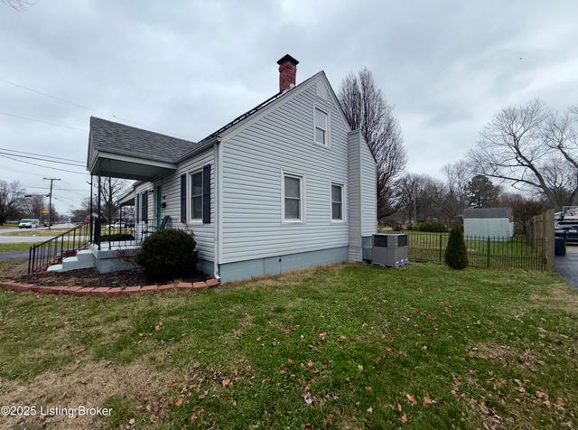 4201 Savage Dr, Louisville, KY 40216