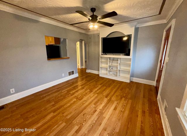 4201 Savage Dr, Louisville, KY 40216