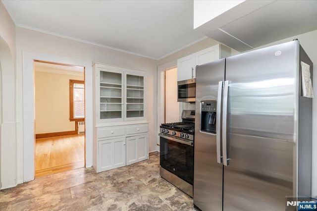 314 Mountain Way, Rutherford, NJ 07070