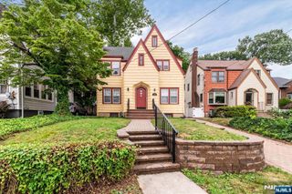 314 Mountain Way, Rutherford, NJ 07070