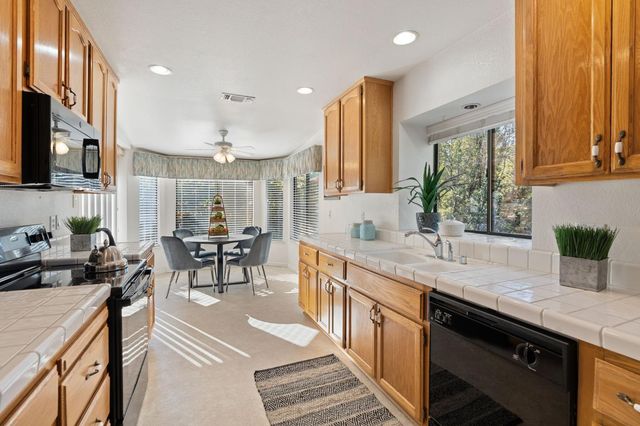 105 Graeagle Ct, Roseville, CA 95678