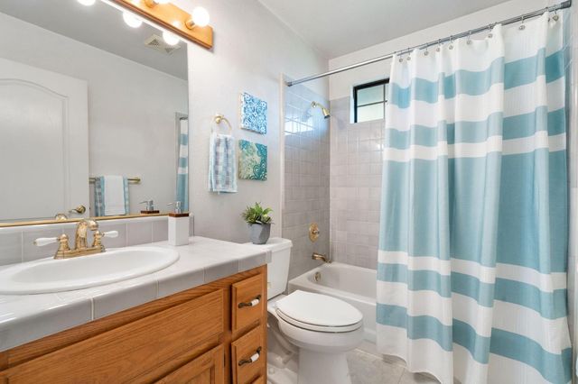 105 Graeagle Ct, Roseville, CA 95678