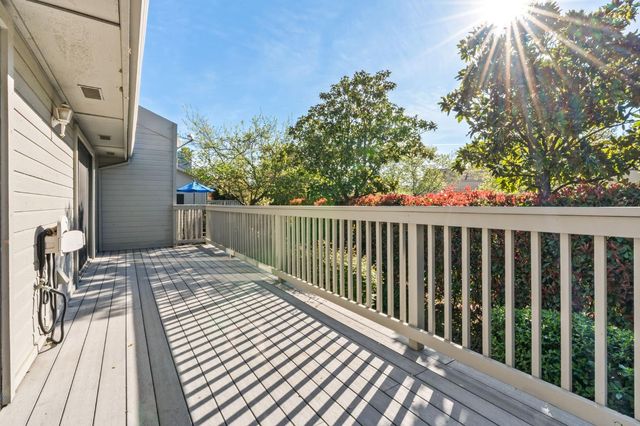 105 Graeagle Ct, Roseville, CA 95678