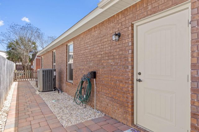 2331 Cummings Drive, Fort Walton Beach, FL 32547