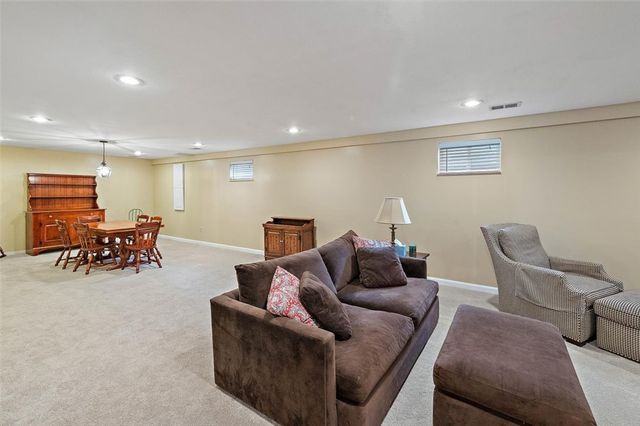 3302 Village Drive, Fairfield, OH 45014