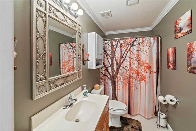 3302 Village Drive, Fairfield, OH 45014