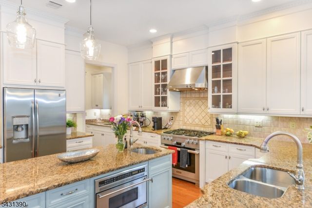 3 Christopher Ct, Montclair Twp., NJ 07042