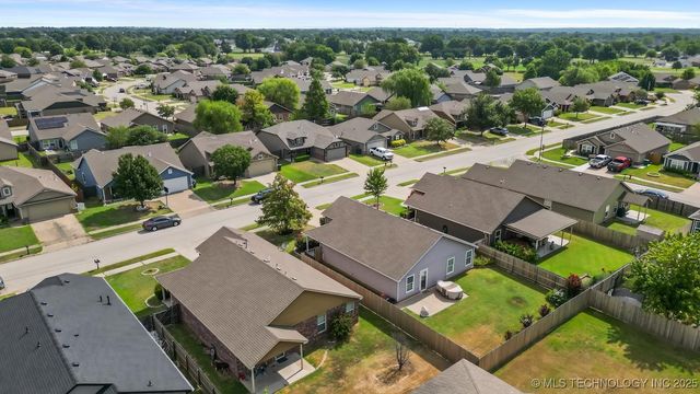 15108 E 108th Street North N, Owasso, OK 74055