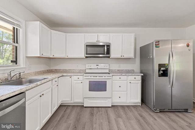 6160 FREDERICKSBURG TPKE, Woodford, VA 22580
