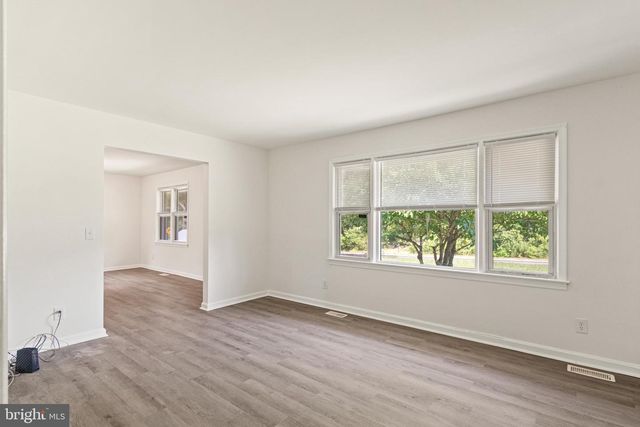 6160 FREDERICKSBURG TPKE, Woodford, VA 22580