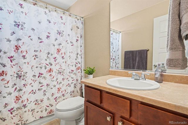 25404 E 2nd Avenue, Aurora, CO 80018