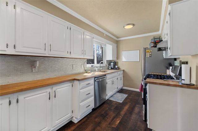 127 Hoffman St, Shaler, PA 15116