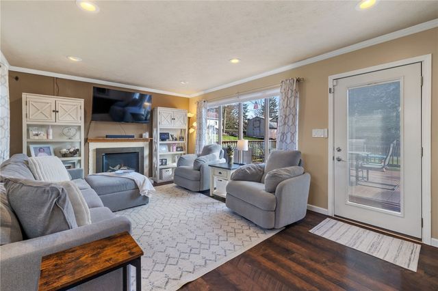 127 Hoffman St, Shaler, PA 15116