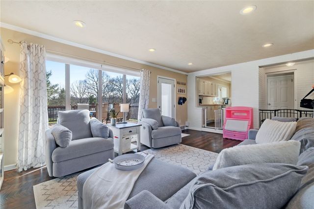 127 Hoffman St, Shaler, PA 15116