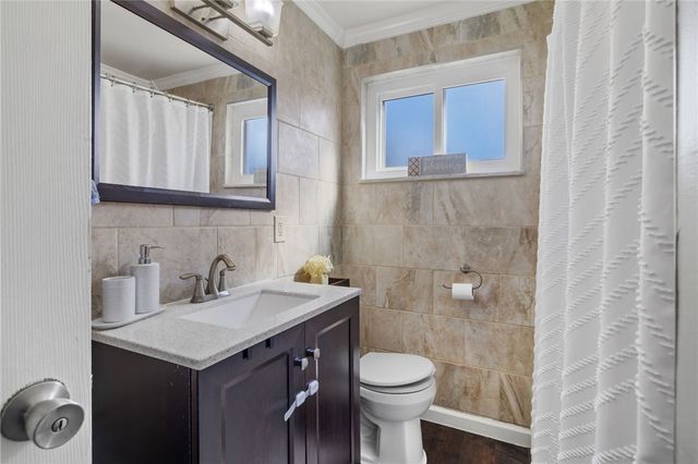 127 Hoffman St, Shaler, PA 15116