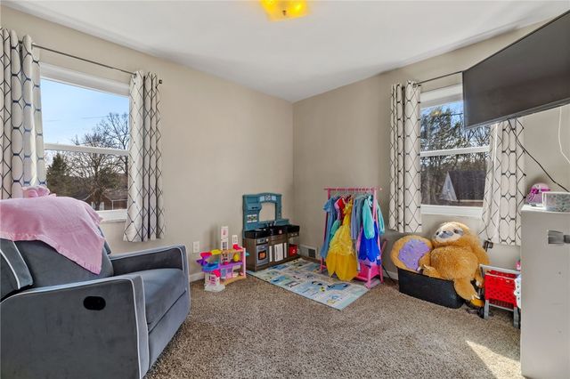 127 Hoffman St, Shaler, PA 15116