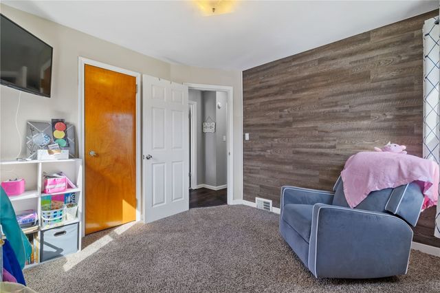 127 Hoffman St, Shaler, PA 15116