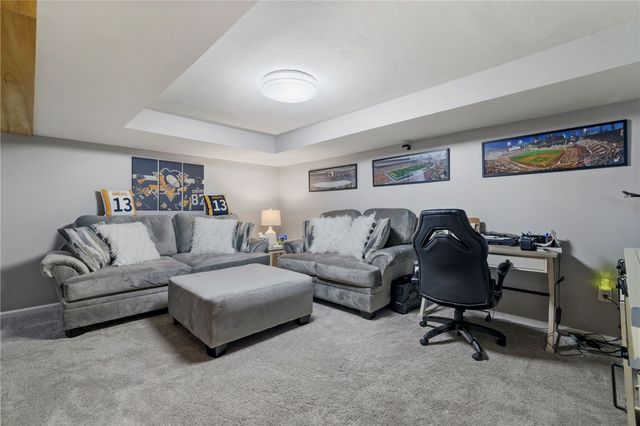 127 Hoffman St, Shaler, PA 15116