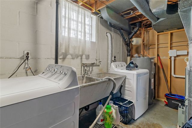 127 Hoffman St, Shaler, PA 15116