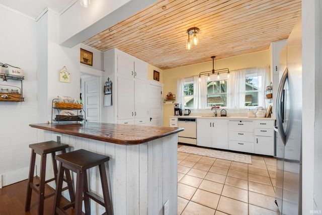 600 E Maumee Street, Angola, IN 46703