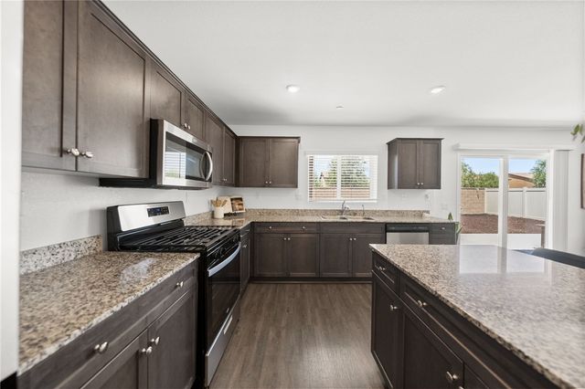 1385 Caprice Court, Hemet, CA 92543